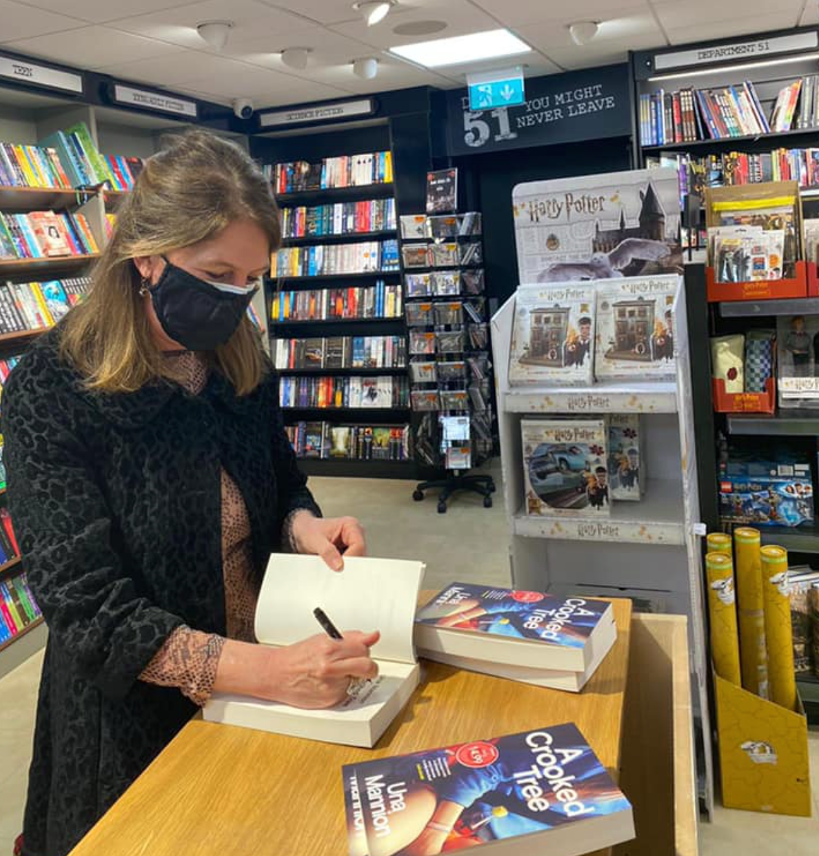 Una Mannion Book Signing Easons Sligo